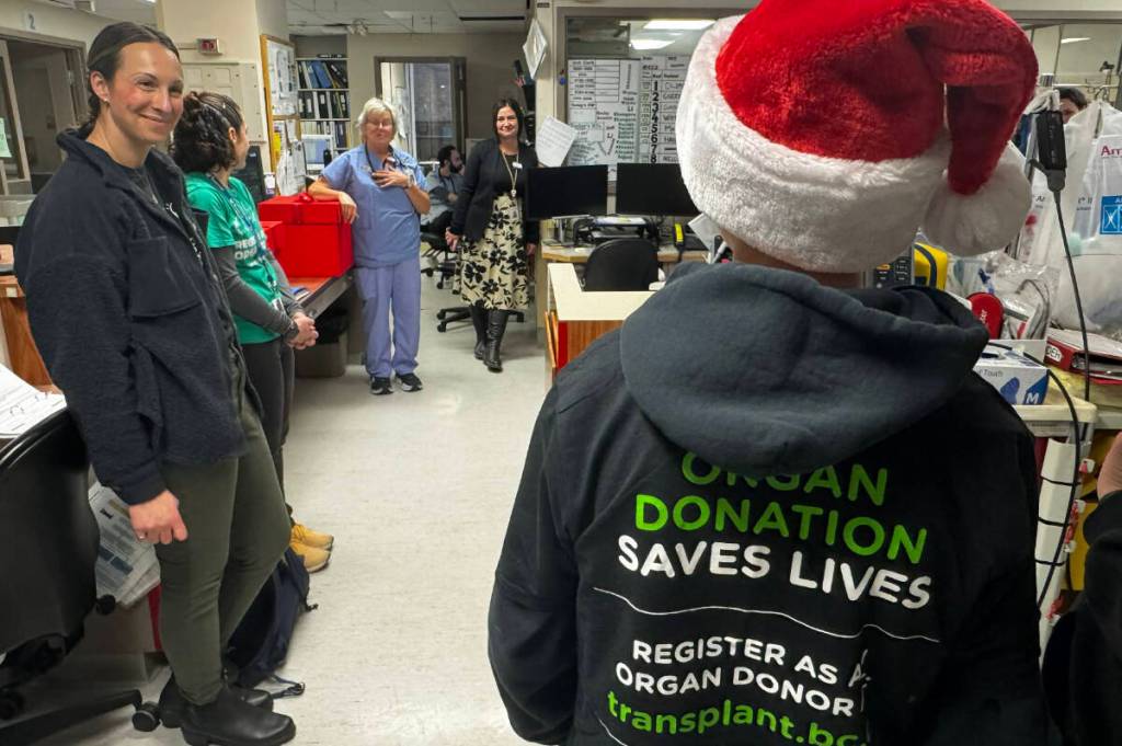 Operation Popcorn: B.C. liver recipient thanks health care workers in annual tradition